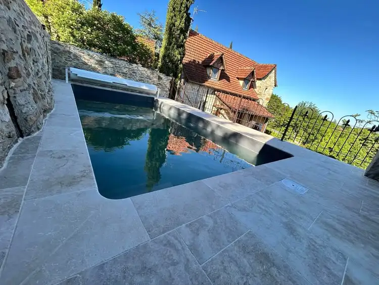 Dallage piscine aménagement extérieur