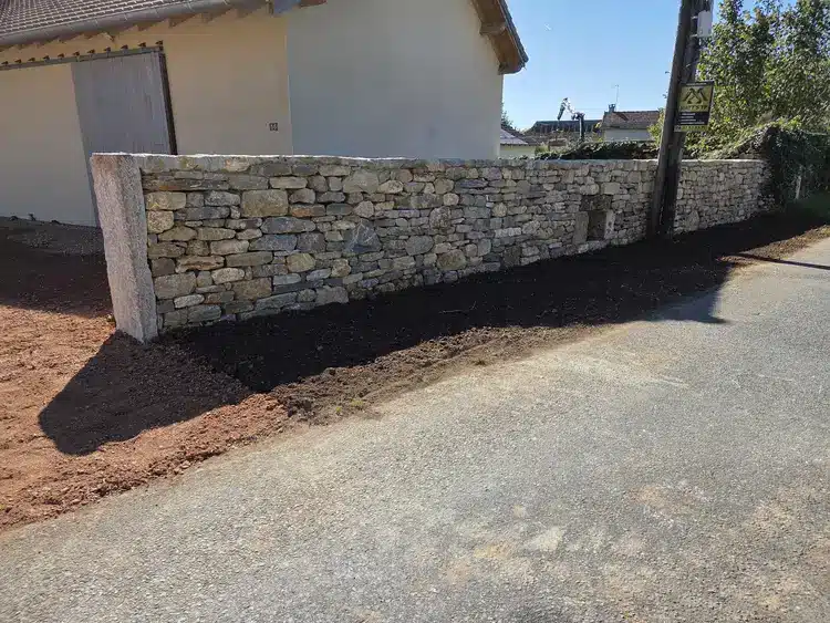 MAÇON PIERRE TRADITIONNELLE 12