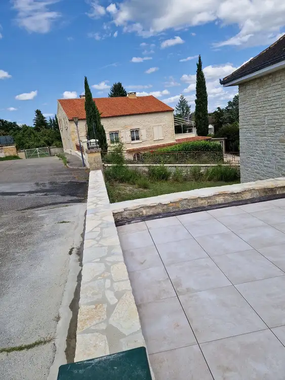 MURET EN PIERRE
