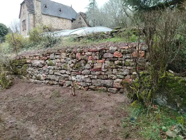 MAÇON PIERRE ANCIENNE MUR SOUTENEMENT