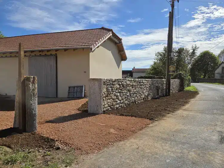 MURET EN PIERRE
