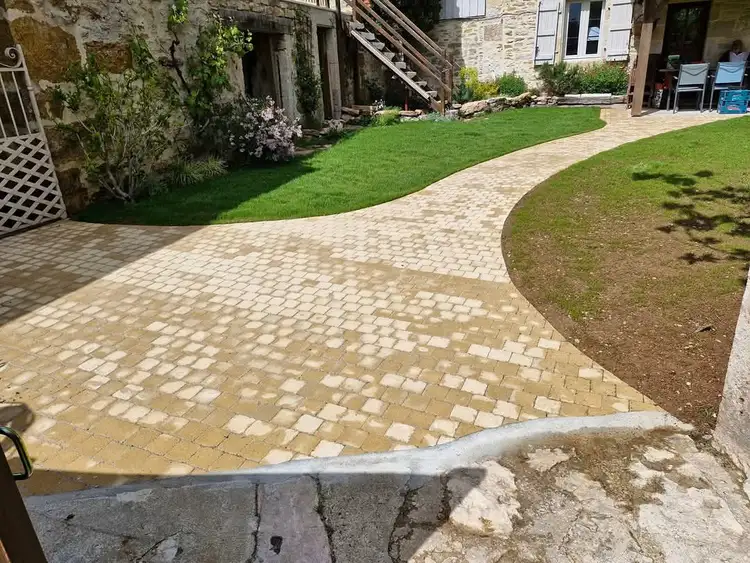 PAVAGE allée